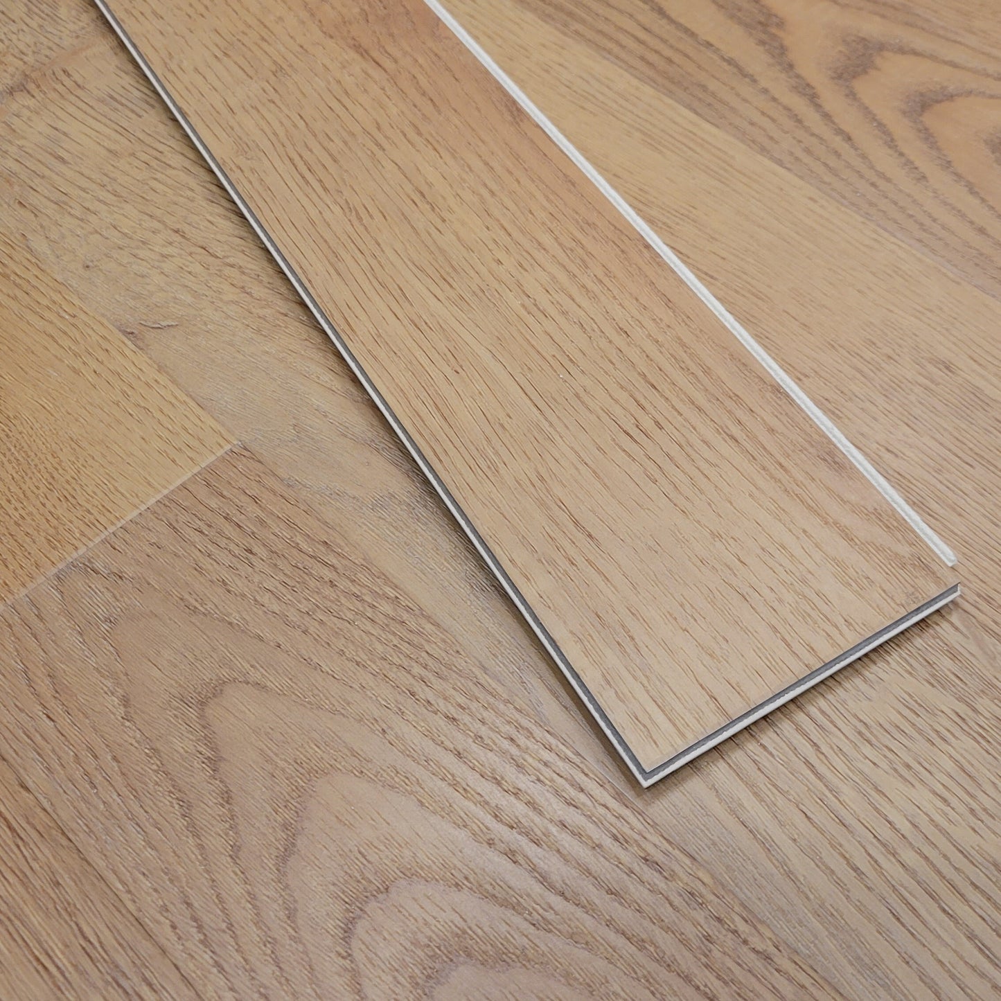 White Oak Natural | Rigid Core Vinyl Flooring | 20mil wear layer | 6.5mm thick | 3.25" Narrow Plank